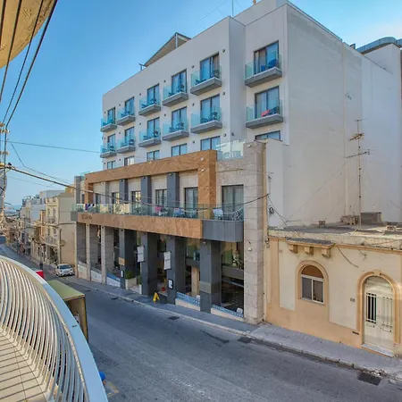 Lägenhet Modern With Rooftop Terrace, Steps To Bay Mellieħa