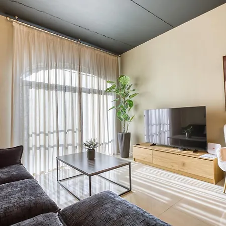 Modern With Rooftop Terrace, Steps To Bay Mellieħa