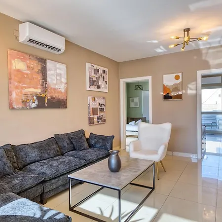 Modern With Rooftop Terrace, Steps To Bay Mellieħa