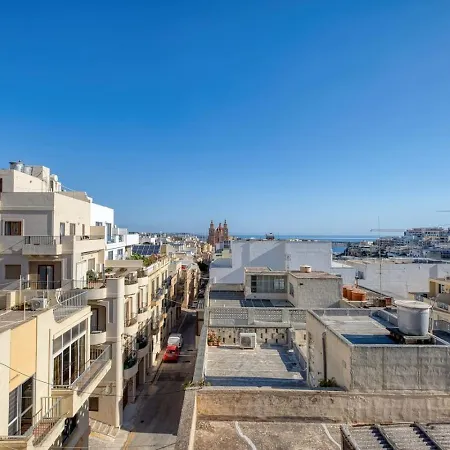 Apartman Modern With Rooftop Terrace, Steps To Bay Mellieħa