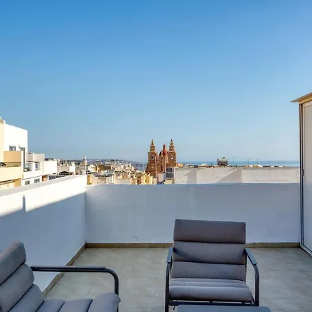 Modern With Rooftop Terrace, Steps To Bay Mellieħa